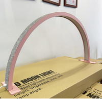 Nouveauté Arc de beauté en métal pour cils Lampe de table à LED Anneau de bureau Diamants Lumières demi-lune avec cils Accessoire de table pour ongles