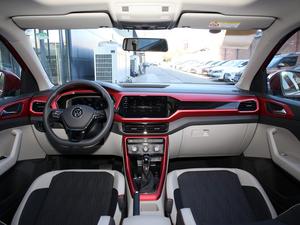 <span class=keywords><strong>VW</strong></span> <span class=keywords><strong>T</strong></span>-<span class=keywords><strong>Cross</strong></span> SUV <span class=keywords><strong>2022</strong></span> 280TSI DSG Comfortline Turbo Sièges en cuir Toit ouvrant panoramique Phares à LED Barre de toit en alliage d'aluminium Tactile - Product Image 4