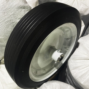 Roues en caoutchouc massif 12x3 pouces, bande de roulement ferme, fonctionnement silencieux, type à trou de fixation, frein non inclus - Product Image 2