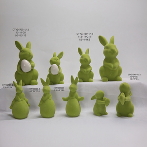 Figurine de lapin de Pâques en céramique OEM, plusieurs tailles, <span class=keywords><strong>couronne</strong></span> de fleurs jaunes, motif personnalisé, porcelaine brillante, cadeau de fête en gros - Product Image 2
