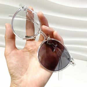 Photochromique bleu lumière bloquant étoile noire logo simple rond tr lunett photogray <span class=keywords><strong>antireflet</strong></span> 2025 nouvelles femmes lunettes de lecture minces - Product Image 4