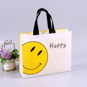 Bolsas de Compras Reutilizables Fabricadas en China, Laminadas, No Tejidas, Medianas, con Asas y Diseño de Dibujos Animados Impresos Personalizados - Product Image 1
