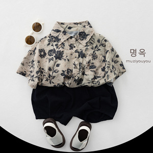 Nouvelle <span class=keywords><strong>chemise</strong></span> d'été 2026 pour enfants, en coton doux à motif floral style aquarelle, style coréen, fine et à manches courtes, pour garçons et filles - Product Image 3