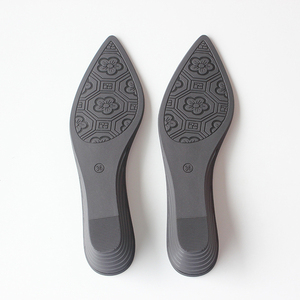 Fábrica OEM suelas de zapatos de TPU personalizadas <span class=keywords><strong>gratis</strong></span> Fabricante moldeado por inyección Durable Ecológico Suelas de zapatos antideslizantes para la fabricación de zapatos - Product Image 4