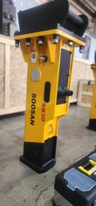 Martillo hidráulico SOOSAN SB30 Tipo de caja Silencio para Mini excavadoras y cargadora de dirección deslizante Bob Cat Buena calidad para rocas duras - Product Image 2