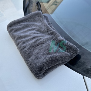 Serviettes de nettoyage microfibres 1200-1400 gsm pour le lavage et l'entretien automobile, séchage rapide, microfibres torsadées - Product Image 1