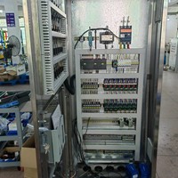 Boîtier de distribution personnalisable 415V en acier inoxydable SUS304 250A, boîtier PLC hybride avec verrouillage IP65 pour l'automatisation des processus industriels