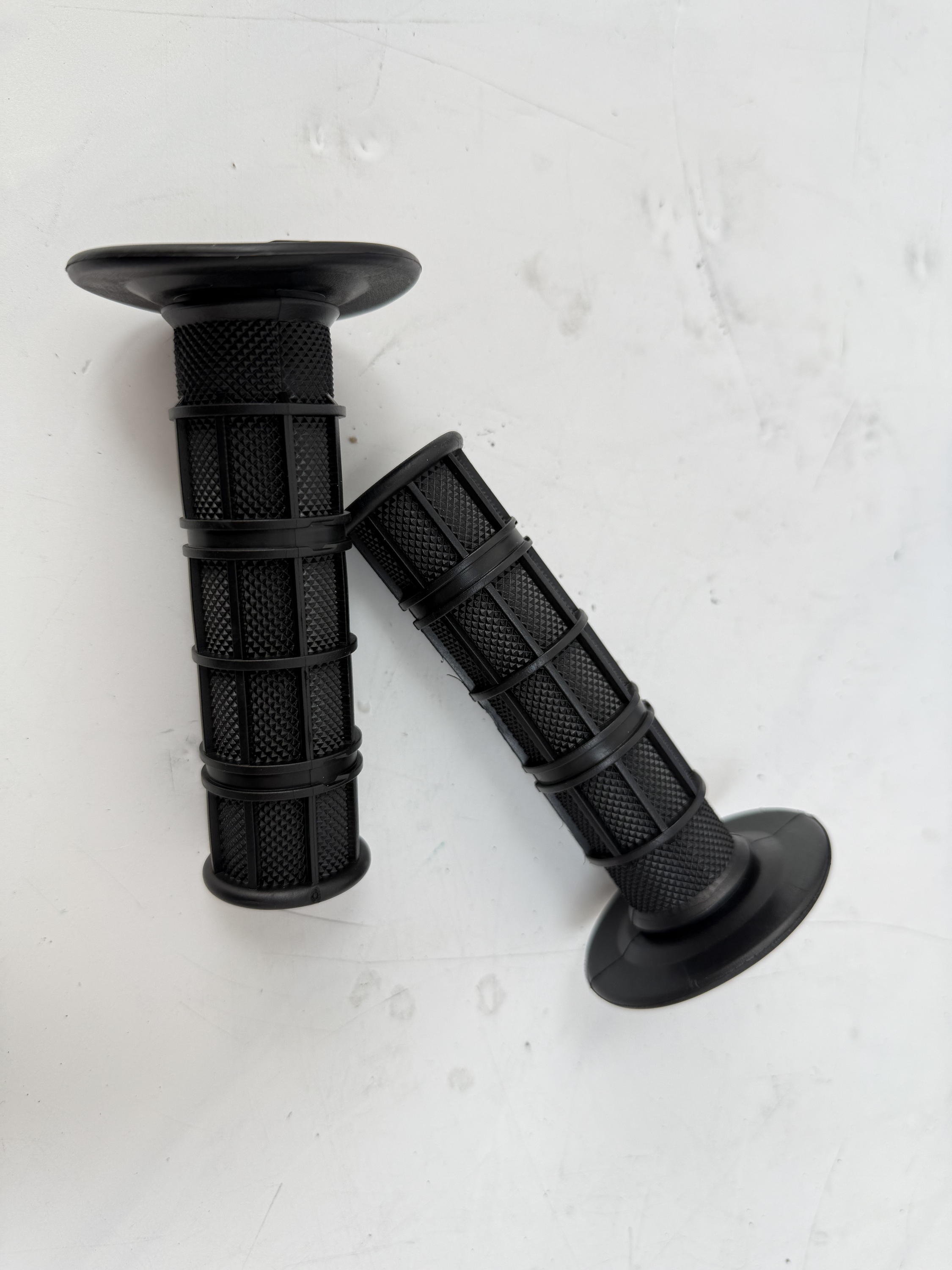 Black Grips +Surron throttle