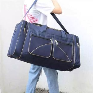 Échantillon gratuit de sac de sport grand format imperméable et résistant aux odeurs, noir, personnalisable par sublimation, avec compartiment à chaussures. - Product Image 5