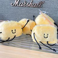 CustomPlushMaker Spot Vente en gros Fait maison Petite poupée en peluche au beurre doux Mignon Sac à dos Pendentif Poupée Porte-clés Jouet en peluche