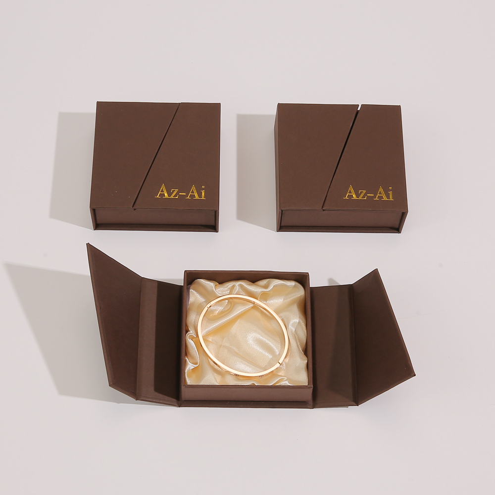 สีน้ำตาล