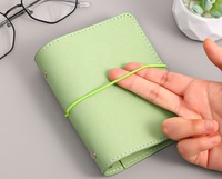 Libreta de Anillas A7 Personalizada de Alta Calidad en Cuero PU, Diario Portátil Mini de Bolsillo con Hojas Sueltas y Cuerda Elástica