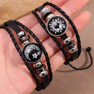 Pulsera de Cuero Multicapa Estilo Punk Vintage, Pulsera de Pareja con Sol y Luna, Pulseras de Pareja con Luna para Enamorados - Product Image 3