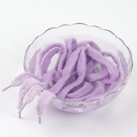 Lacets en polyester colorés de haute qualité, 1,3 cm de large, en peluche, avec un motif flocon de neige mignon, lacets plats doux pour baskets et bottes d'hiver
