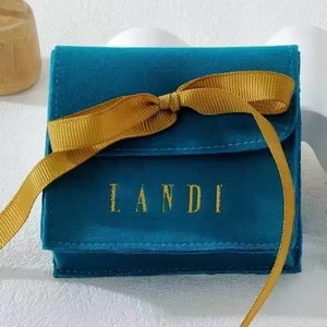 Pochettes à bijoux personnalisées en velours avec logo, bouton-pression métallique, pour présentation de bijoux, sacs d'emballage imprimés sur mesure pour colliers - Product Image 5