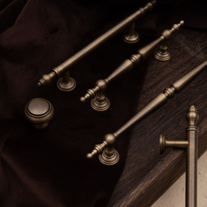 Mani per mobili a strisce in ottone invecchiato con impugnatura a T-Bar lunghi per <span class=keywords><strong>armadio</strong></span> <span class=keywords><strong>armadio</strong></span> da <span class=keywords><strong>scarpe</strong></span> scatola per Wine Bar manopole da cucina moderne - Product Image 5