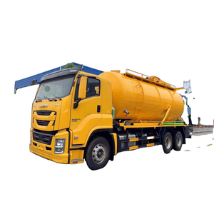 Japan I$Uzu Giga Combined Sewer Jetting Vacuum Tanker Truck - Product Image 1