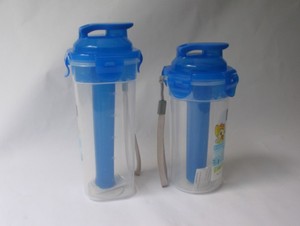 Distributeur <span class=keywords><strong>d</strong></span>'eau portable 3-en-1 pour l'été, 0,5 L, avec tube à glace, anti-fuite, bouteille de sport avec filtre - Product Image 4