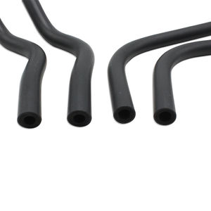 Tuyau en caoutchouc résistant à l'huile, à la chaleur et aux produits chimiques pour l'automobile et l'industrie - Product Image 5