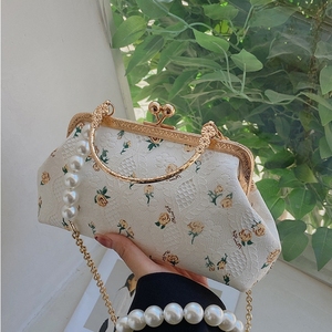 2025 delicados bolsos florales bordados para mujer chino Retro portátil mensajero versátil perla cena fiesta banquete bolsas - Product Image 5