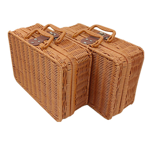 Panier de pique-nique rectangulaire en <span class=keywords><strong>rotin</strong></span> de taille moyenne <span class=keywords><strong>vintage</strong></span>, boîte-cadeau pour organisateur de jouets de mariage et valise - Product Image 2