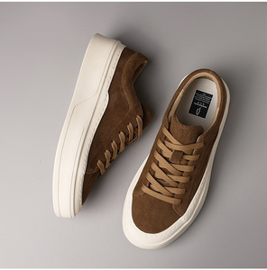 Sneakers di Lusso <span class=keywords><strong>da</strong></span> Uomo 2026 in Pelle Scamosciata, <span class=keywords><strong>Scarpe</strong></span> Casual in Vera Pelle <span class=keywords><strong>con</strong></span> Soletta in Pelle di Maiale e Suola in Gomma, Supporto OEM ODM Personalizzato - Product Image 3