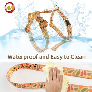 Impermeable Anti Decoloración Diseñador Sin Tirones Piel Suave Personalizado Pvc Collares para mascotas Correa de perro para cachorro y patrón personalizado grande - Product Image 4