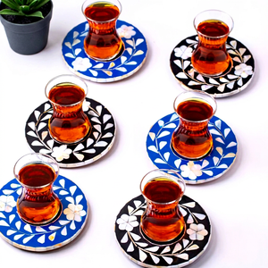 Support de bougie artisanal en nacre bleu-noir à motif floral, création artisanale ShellMuse, décoration d'intérieur - Product Image 1