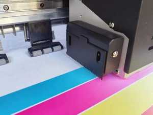 طابعة نافثة للحبر XP600 جديدة بعرض 1900 مم تعمل بالحبر الإيكولوجي المذيب مع خزان حبر قابل لإعادة التعبئة بدون حواف لمدة عام واحد لطباعة لافتات القماش والفينيل وملصقات السيارات - Product Image 5