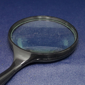 Lupa de mano Jia Shi Le, herramienta de lectura con lente de vidrio 3X de 75 mm - Product Image 3