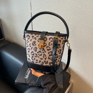 Bolsos de Mano Pequeños con Estampado de Leopardo 2025, Bolsos de Hombro de Diseñador para Mujer, Bolsos de Mano de Marcas Famosas para Mujer, Bolsos de Mano Tipo Cubo para Chica - Product Image 3