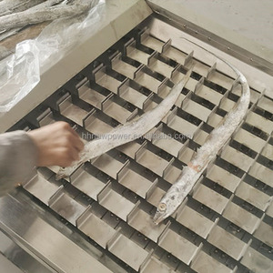 Machine de découpe de poisson de haute qualité avec fonction de retrait de la tête et de la queue, pour le traitement des segments de poisson frais (type ribbon hairtail) - Product Image 3