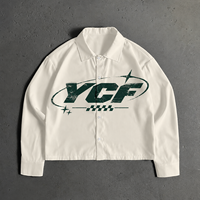 OEM ODM Jaket Coach Pria Model Crop Kancing Depan dengan Cetak Logo Besar, Streetwear Minimalis, Produsen Label Pribadi