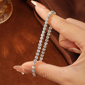 สร้อยข้อมือ Toder Classic รุ่นยอดนิยม ประดับเพชร VVS GRA มอยส์ซาไนต์ รูปใบโคลเวอร์สี่แฉก ปรับขนาดได้ ชุบทอง 14K สไตล์มินิมอล - Product Image 2