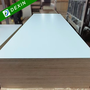 Haute Qualité Eucalyptus Peuplier Combi Core 18mm Blanc Grain De Bois Mélamine Face <span class=keywords><strong>Contreplaqué</strong></span> Laminé - Product Image 2