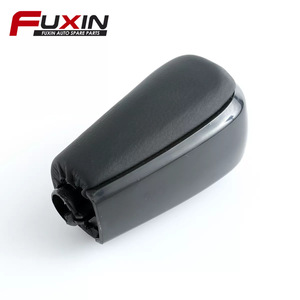 Poignée de levier de vitesse de voiture Fuxin en fibre de carbone ergonomique compatible avec Toyota Prado - Product Image 4