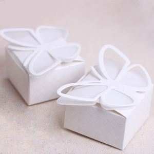 กล่องขนมของชำร่วยงานแต่งงาน ตกแต่งสวยงามด้วยผีเสื้อ - Product Image 1