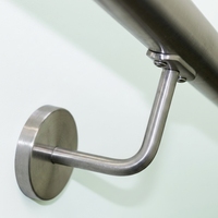 Vis de serrage ronde en acier inoxydable micro-brossé avec joint noir pour montage de panneaux de garde-corps en verre pour escaliers et centres commerciaux, résistant à la rouille