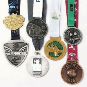 Medalla de Fútbol Personalizada de Alta Calidad, Chapada en Cobre y Oro, Medallas Deportivas 3D para Carreras - Product Image 3