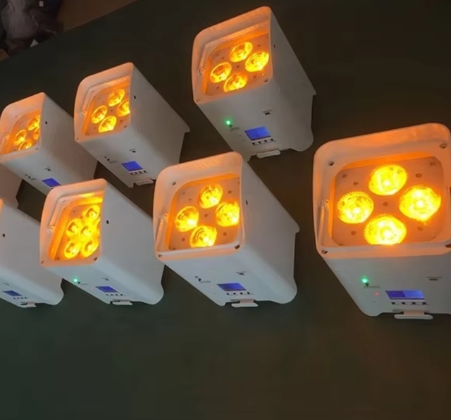 4x18w Par Led Cob DMX LED Uplights 6X18W RGBWAUV 6IN1 Battery Wireless Par Light for DJ Booths Stage Covers