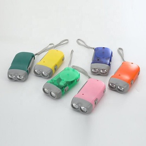 Đồ Chơi Quà Tặng Cho Trẻ Em Ngày Lễ Đèn Pin Tự Lên Dây Cót Tùy Chỉnh Không Có Pin Máy Phát Điện Mini Cầm Tay ABS Đèn Pin 2 <span class=keywords><strong>LED</strong></span> Bấm Tay - Product Image 1