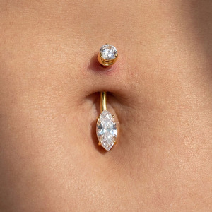 Anillo de ombligo de titanio ASTM F136 14G con diseño de corazón, pera o cuadrado, con circonitas pavé y rosca superior, joyería corporal para piercing. - Product Image 4