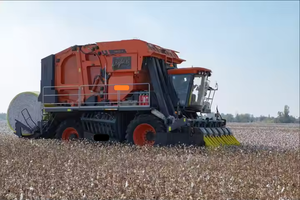 Máquina cosechadora <span class=keywords><strong>de</strong></span> algodón chino 4WD/2WD <span class=keywords><strong>de</strong></span> gama alta 4MZ-6/4MZD-6 cosechadora autopropulsada <span class=keywords><strong>de</strong></span> alta eficiencia 6 filas <span class=keywords><strong>de</strong></span> vaca empacadora - Product Image 5