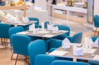 Moderne Kommerzielle Hotel- und Restaurant-Möbel - Marmor-Esstisch & Gepolstertes Stuhl-Set für Buffet