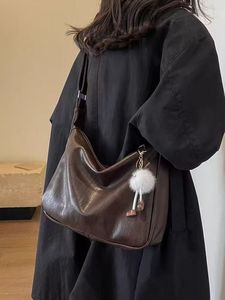 Customized Trendy Large Capacity Shoulder Bags Ladies Bag Women's <b>Handbags</b> for Young Ladies - Product Image 5