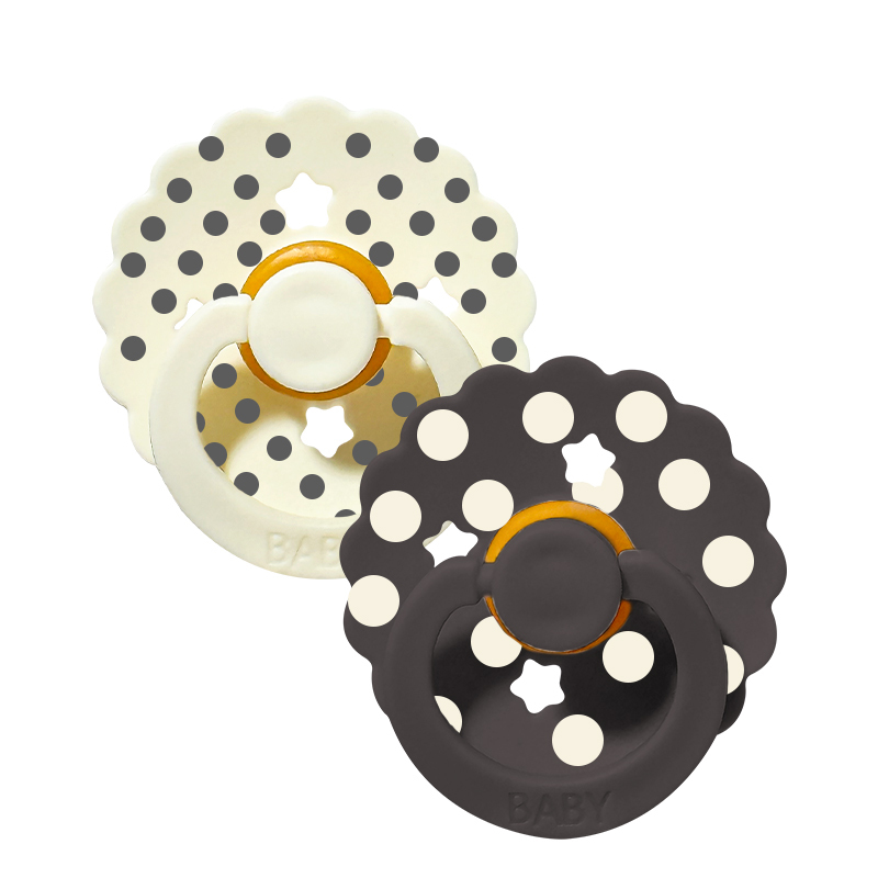 Forma floral con lunares.