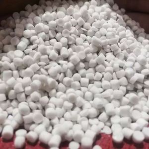 เม็ดพลาสติก PVC เกรดฉีดขึ้นรูป ทนทานต่ออุณหภูมิสูงและการกระแทก สำหรับรองเท้าแตะ PVC แบบนิ่ม ไม่ใช้น้ำมัน - Product Image 4