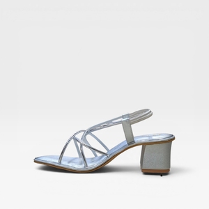 Sandales élégantes à brides argentées métallisées pour femmes, chaussures ouvertes à la mode, décontractées, pour les soirées, sandales plates élégantes - Product Image 4