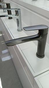Rubinetto Moderno per Bagno in Ottone <span class=keywords><strong>con</strong></span> <span class=keywords><strong>Sensore</strong></span> Touch, Design <span class=keywords><strong>con</strong></span> Superficie Annerita - Product Image 3