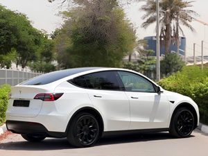 Modelo Y Long Range AWD 2023 de Tesla - Product Image 4
